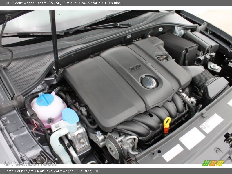 Platinum Gray Metallic / Titan Black 2014 Volkswagen Passat 2.5L SE