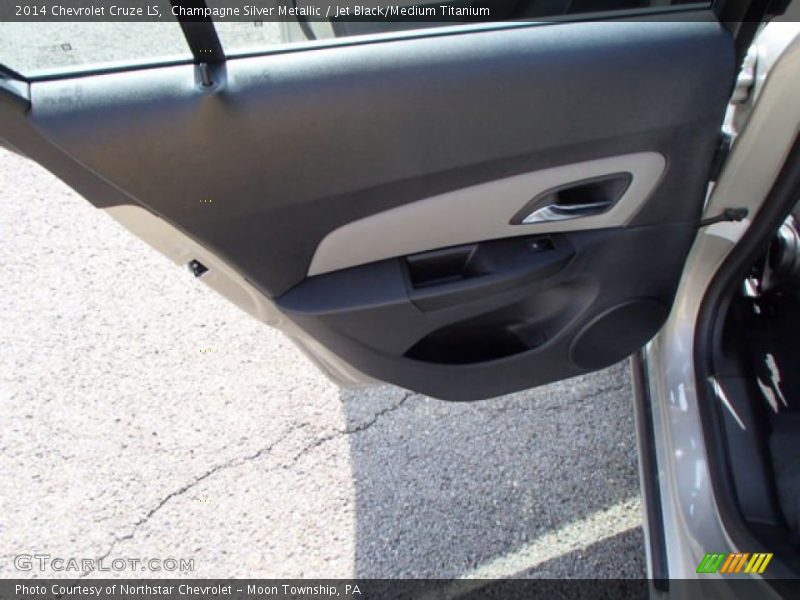 Champagne Silver Metallic / Jet Black/Medium Titanium 2014 Chevrolet Cruze LS