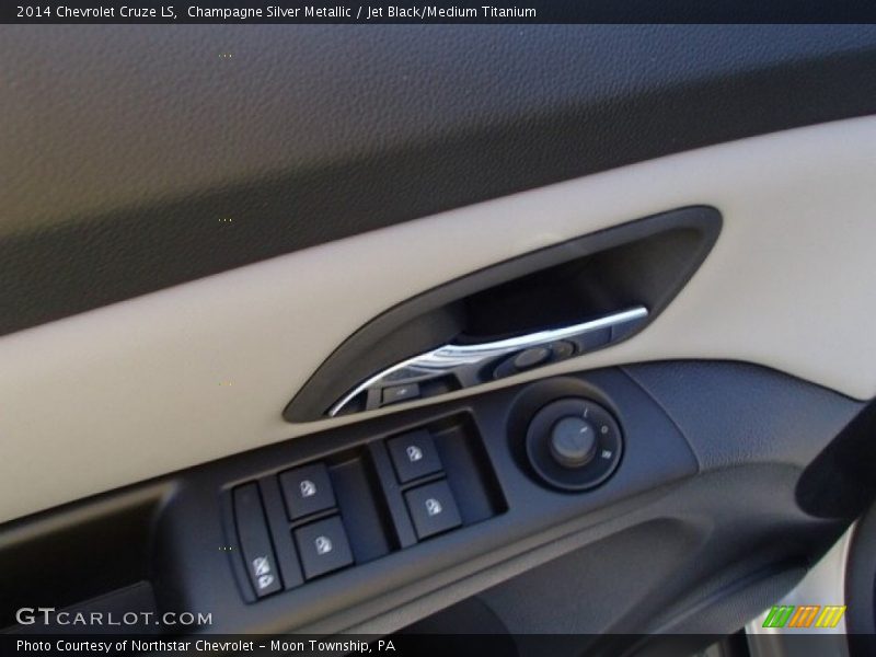 Champagne Silver Metallic / Jet Black/Medium Titanium 2014 Chevrolet Cruze LS