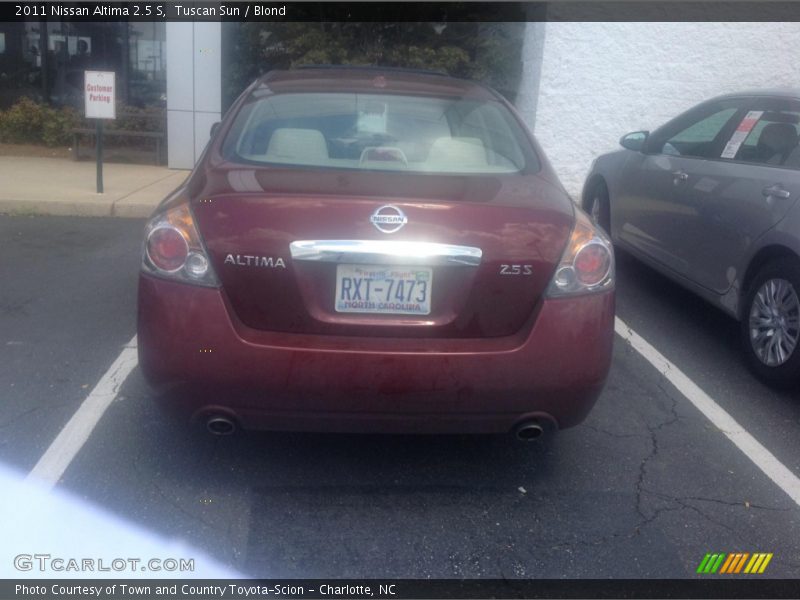 Tuscan Sun / Blond 2011 Nissan Altima 2.5 S