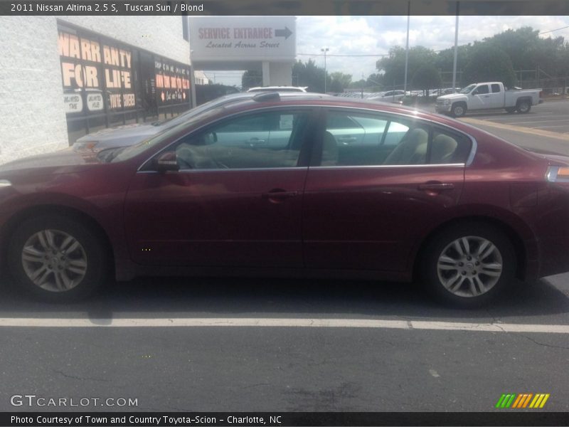 Tuscan Sun / Blond 2011 Nissan Altima 2.5 S