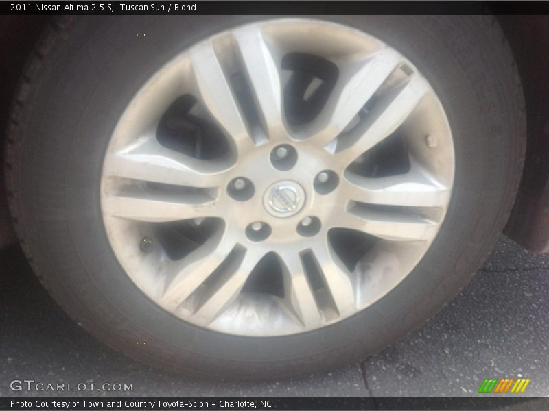 Tuscan Sun / Blond 2011 Nissan Altima 2.5 S