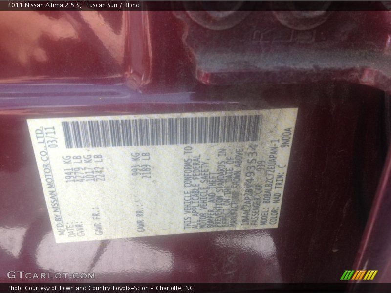Tuscan Sun / Blond 2011 Nissan Altima 2.5 S