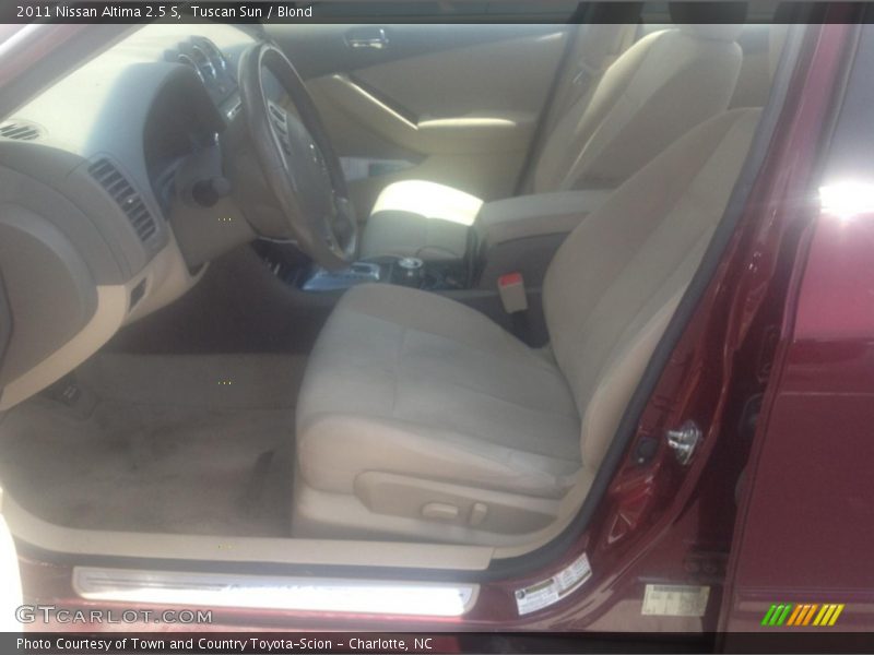 Tuscan Sun / Blond 2011 Nissan Altima 2.5 S
