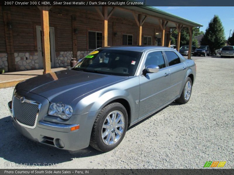 Front 3/4 View of 2007 300 C HEMI