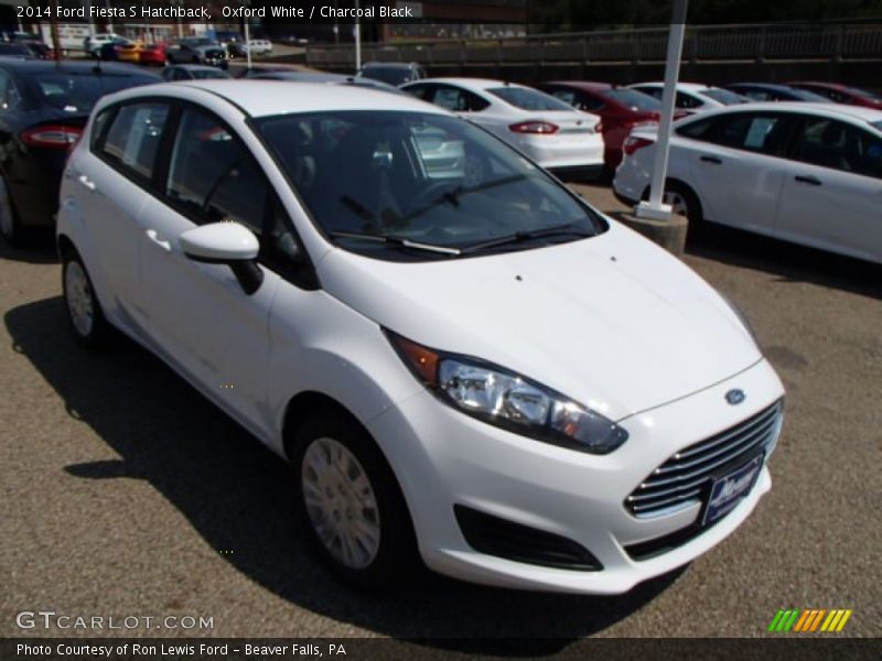 Oxford White / Charcoal Black 2014 Ford Fiesta S Hatchback