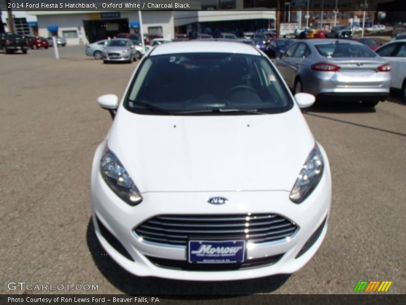 Oxford White / Charcoal Black 2014 Ford Fiesta S Hatchback
