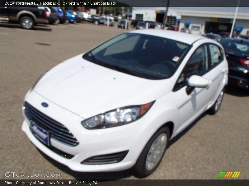 Oxford White / Charcoal Black 2014 Ford Fiesta S Hatchback