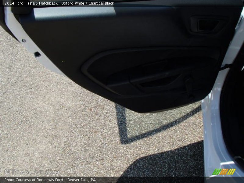 Oxford White / Charcoal Black 2014 Ford Fiesta S Hatchback