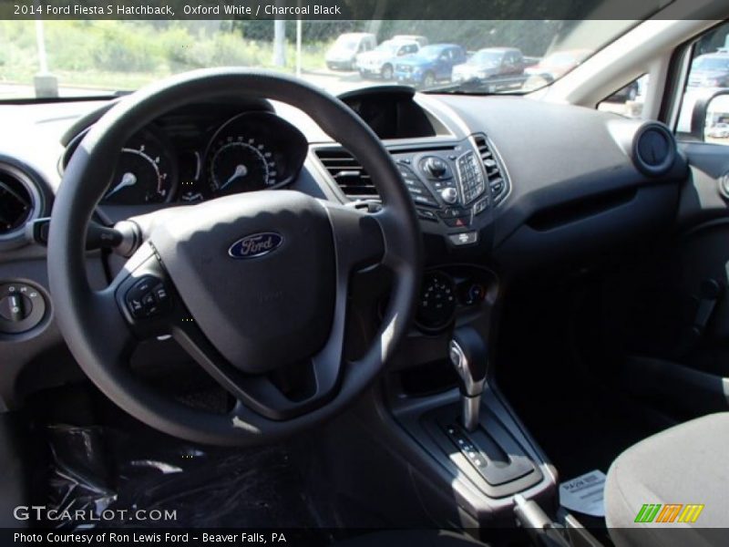 Oxford White / Charcoal Black 2014 Ford Fiesta S Hatchback