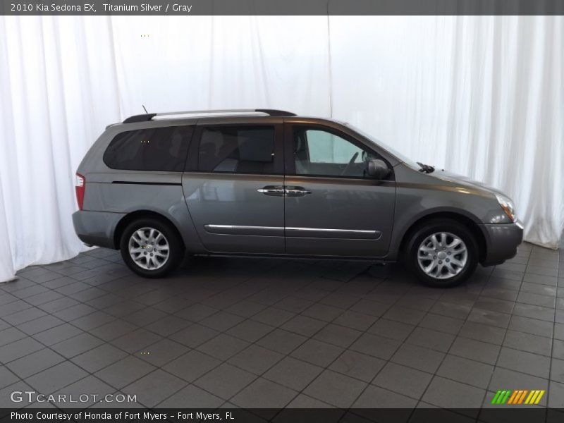 Titanium Silver / Gray 2010 Kia Sedona EX