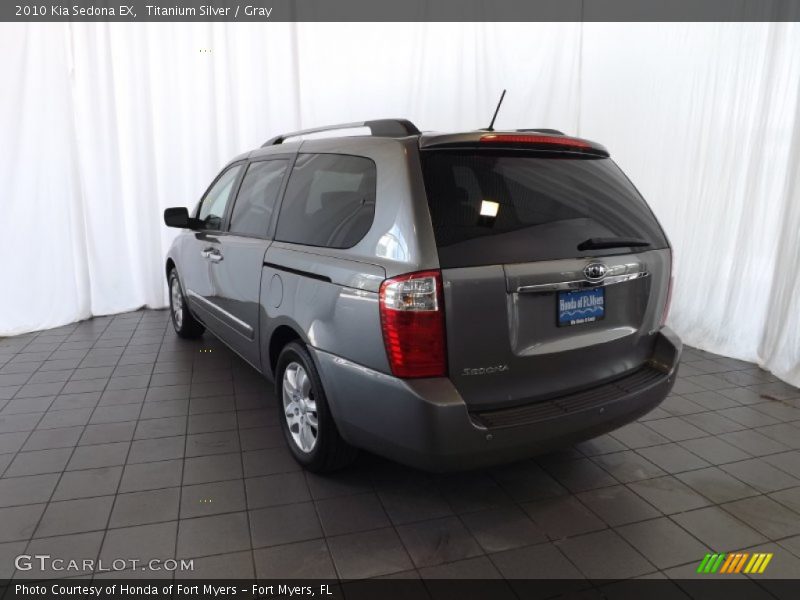 Titanium Silver / Gray 2010 Kia Sedona EX