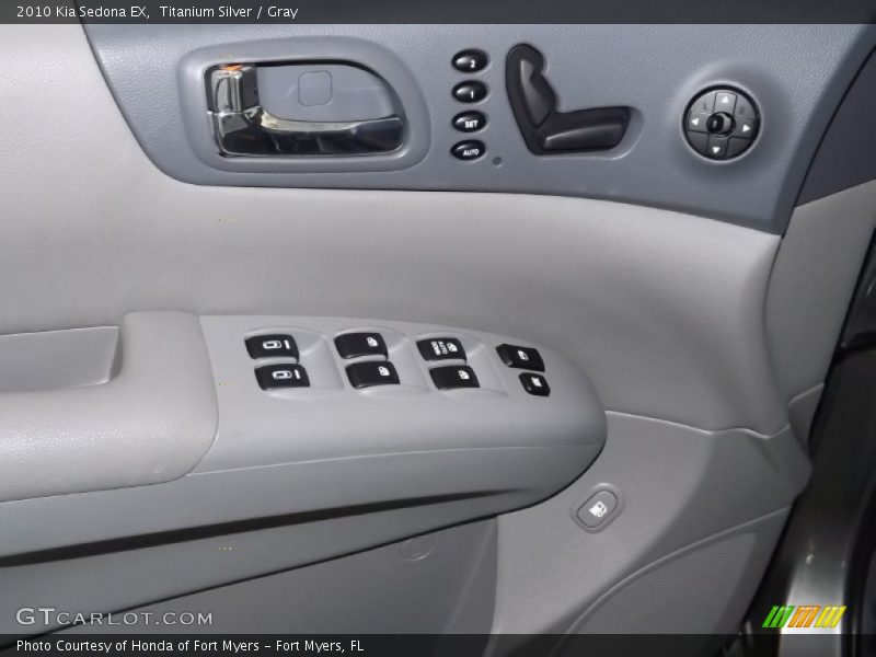 Titanium Silver / Gray 2010 Kia Sedona EX