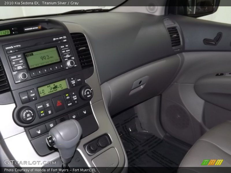 Titanium Silver / Gray 2010 Kia Sedona EX