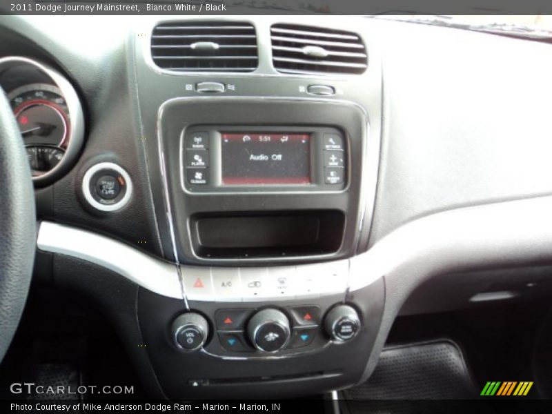 Bianco White / Black 2011 Dodge Journey Mainstreet