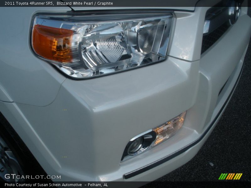 Blizzard White Pearl / Graphite 2011 Toyota 4Runner SR5