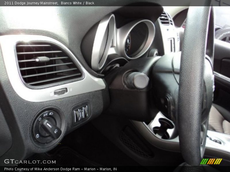 Bianco White / Black 2011 Dodge Journey Mainstreet
