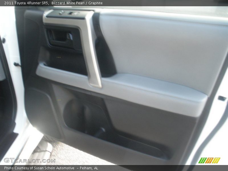 Blizzard White Pearl / Graphite 2011 Toyota 4Runner SR5