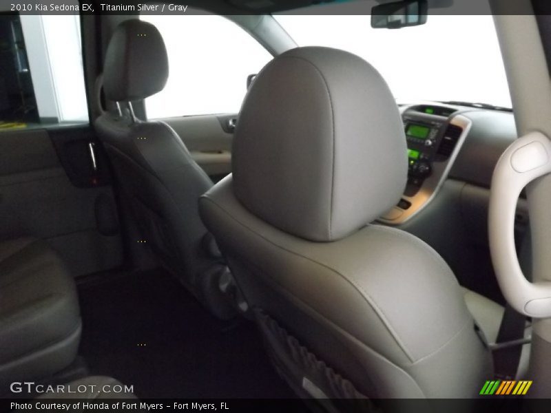 Titanium Silver / Gray 2010 Kia Sedona EX