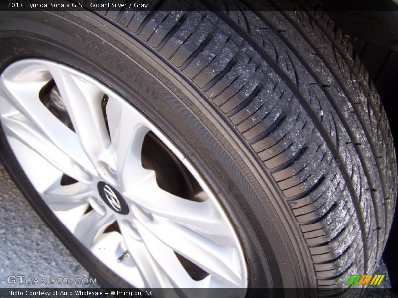 Radiant Silver / Gray 2013 Hyundai Sonata GLS
