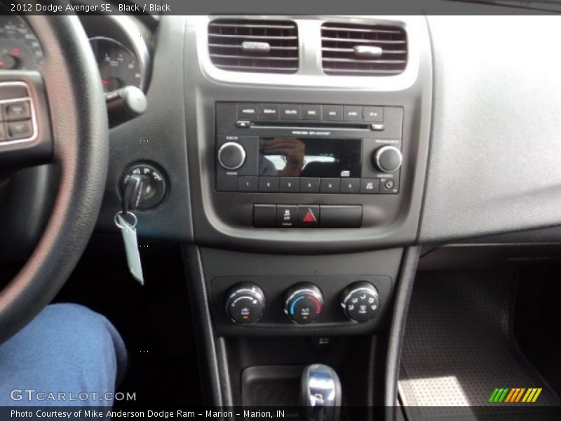 Black / Black 2012 Dodge Avenger SE