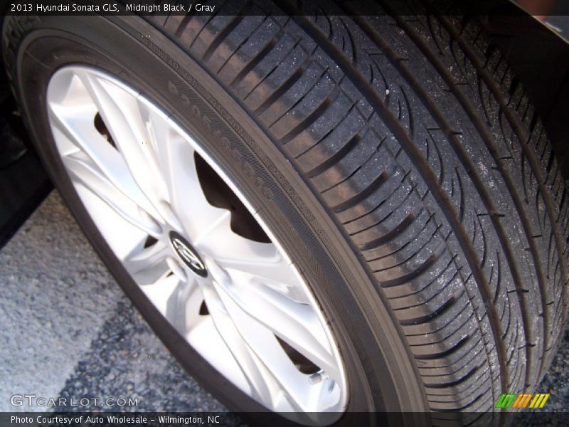 Midnight Black / Gray 2013 Hyundai Sonata GLS