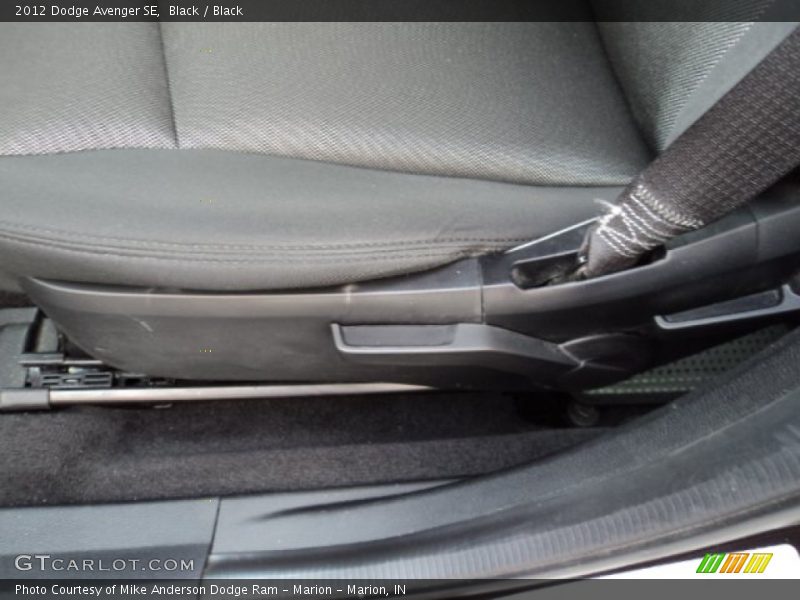 Black / Black 2012 Dodge Avenger SE