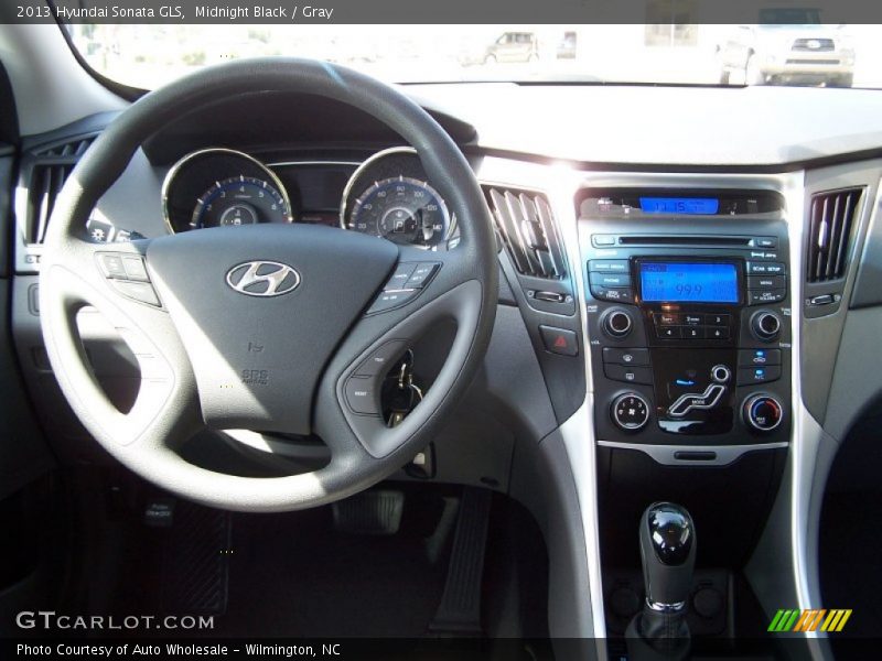 Midnight Black / Gray 2013 Hyundai Sonata GLS