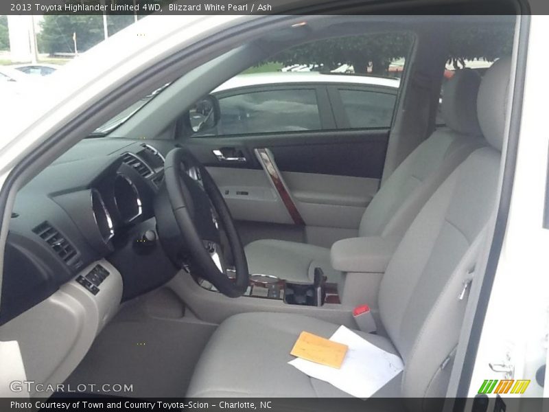 Blizzard White Pearl / Ash 2013 Toyota Highlander Limited 4WD