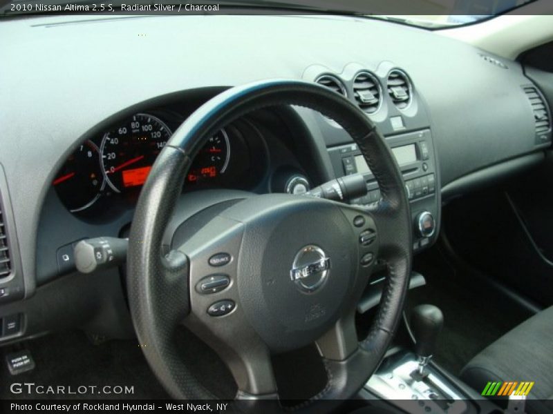 Radiant Silver / Charcoal 2010 Nissan Altima 2.5 S