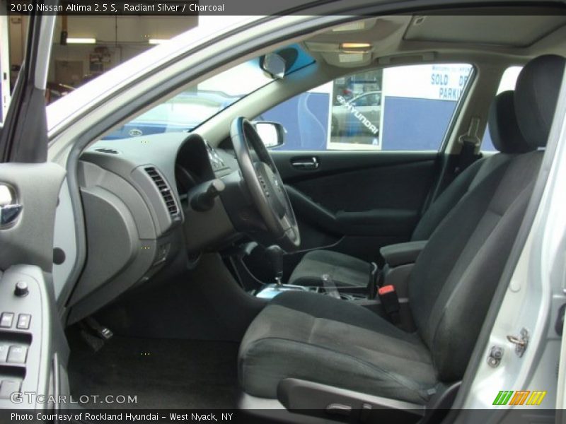 Radiant Silver / Charcoal 2010 Nissan Altima 2.5 S