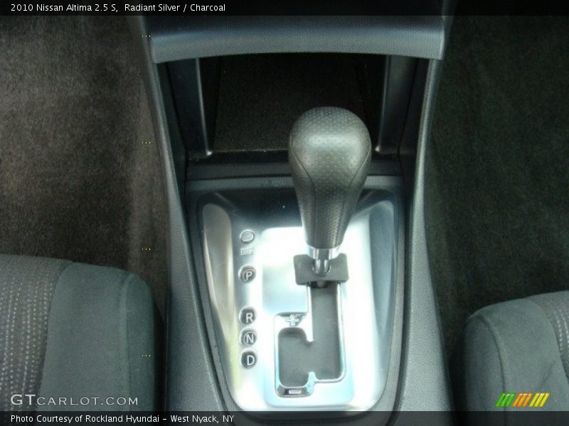 Radiant Silver / Charcoal 2010 Nissan Altima 2.5 S
