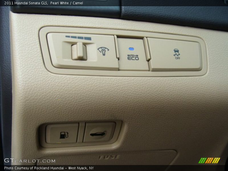 Pearl White / Camel 2011 Hyundai Sonata GLS
