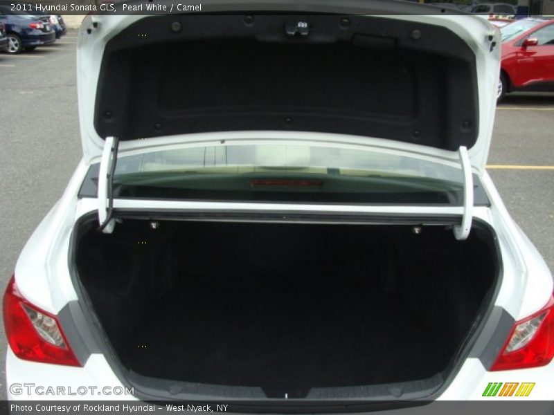 Pearl White / Camel 2011 Hyundai Sonata GLS