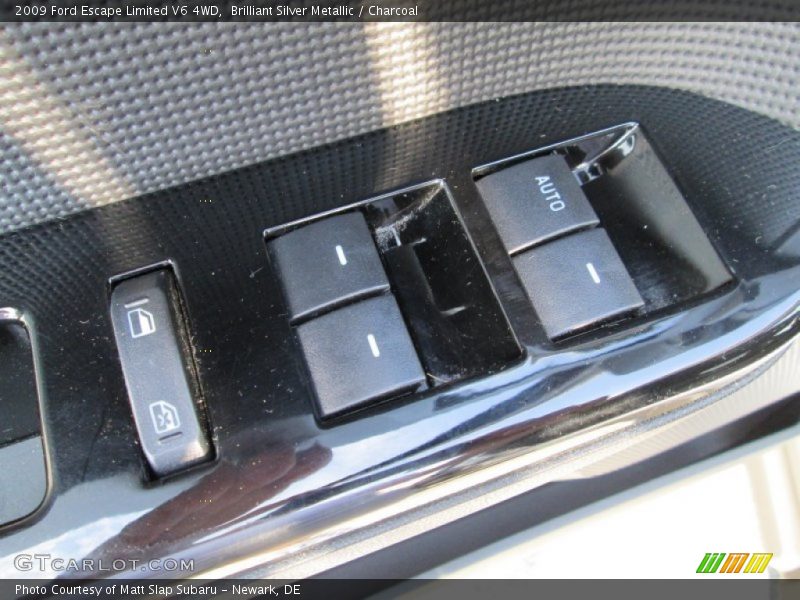 Brilliant Silver Metallic / Charcoal 2009 Ford Escape Limited V6 4WD