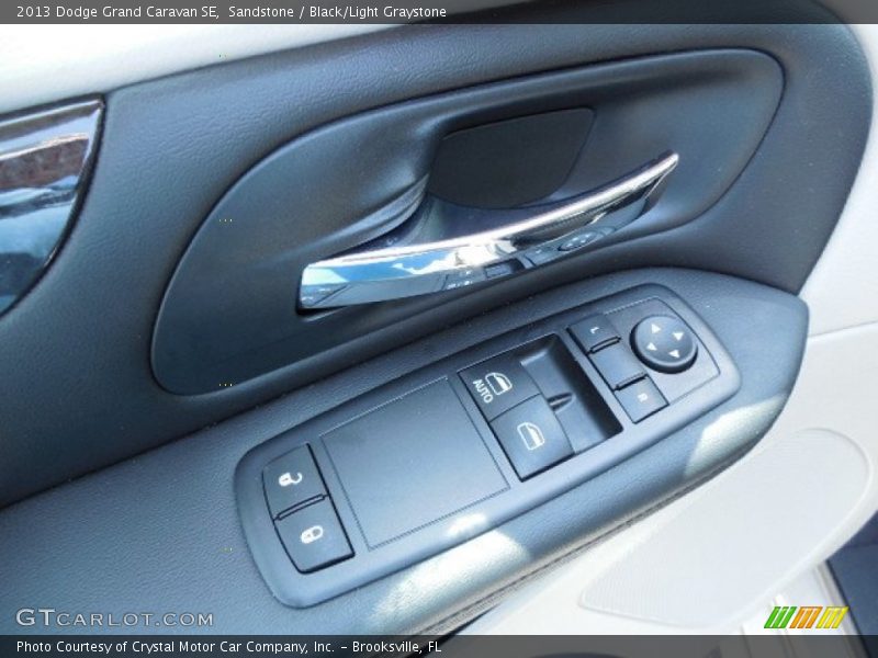 Sandstone / Black/Light Graystone 2013 Dodge Grand Caravan SE