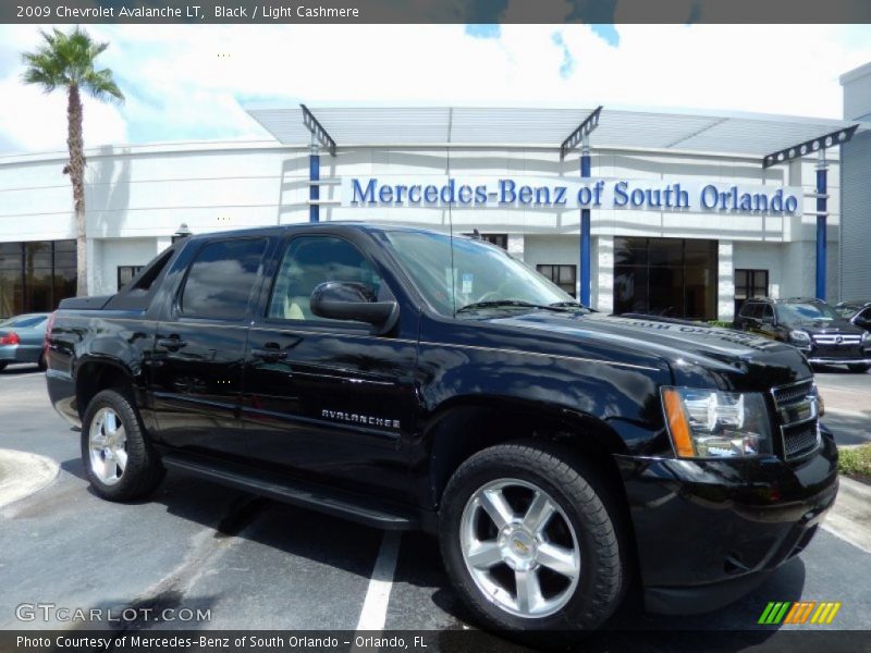 Black / Light Cashmere 2009 Chevrolet Avalanche LT
