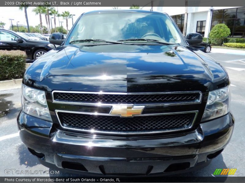 Black / Light Cashmere 2009 Chevrolet Avalanche LT