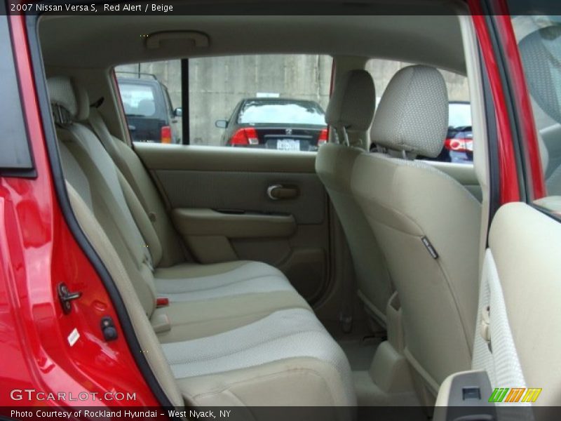 Red Alert / Beige 2007 Nissan Versa S