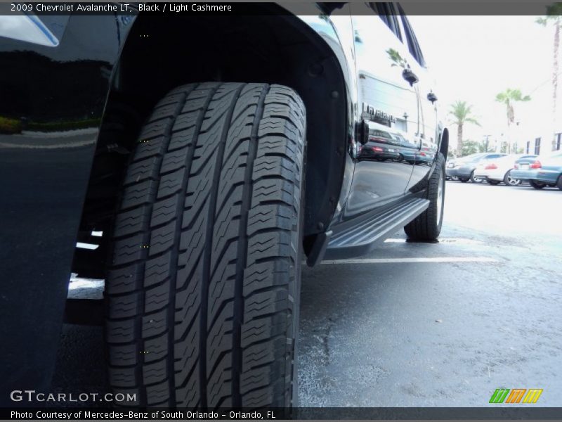 Black / Light Cashmere 2009 Chevrolet Avalanche LT