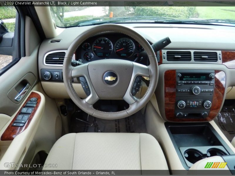 Black / Light Cashmere 2009 Chevrolet Avalanche LT