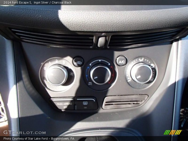 Ingot Silver / Charcoal Black 2014 Ford Escape S