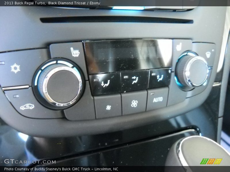 Black Diamond Tricoat / Ebony 2013 Buick Regal Turbo