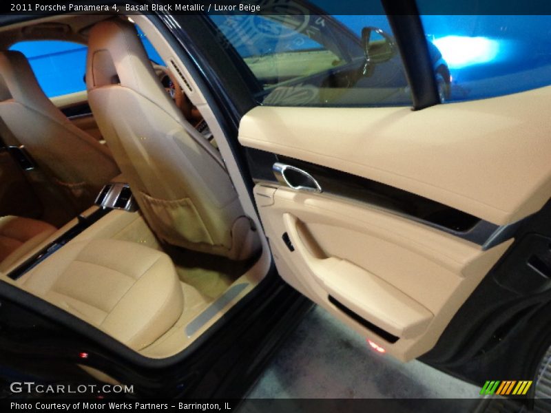 Basalt Black Metallic / Luxor Beige 2011 Porsche Panamera 4