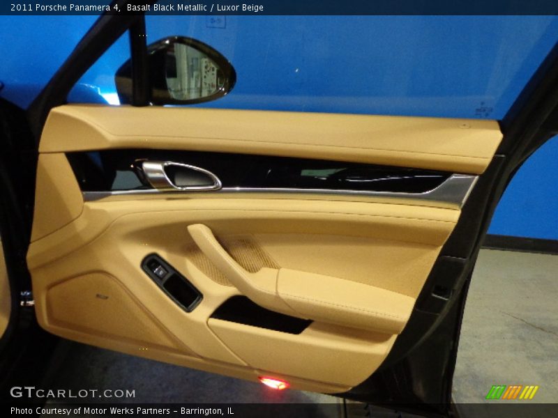 Basalt Black Metallic / Luxor Beige 2011 Porsche Panamera 4