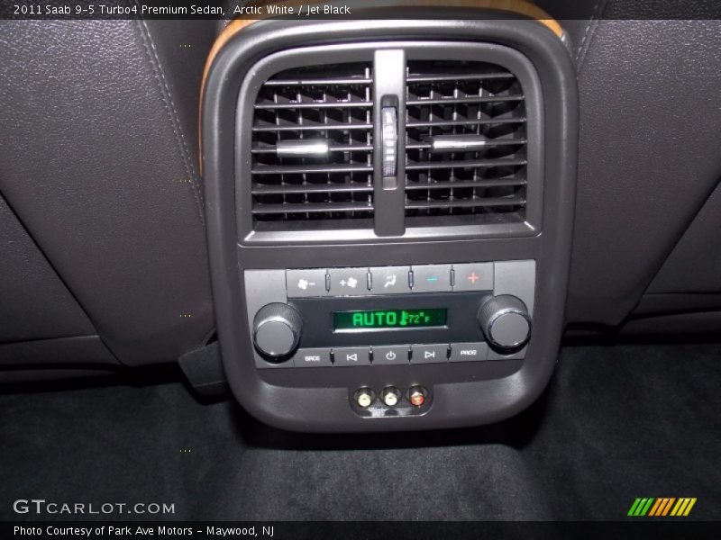 Arctic White / Jet Black 2011 Saab 9-5 Turbo4 Premium Sedan