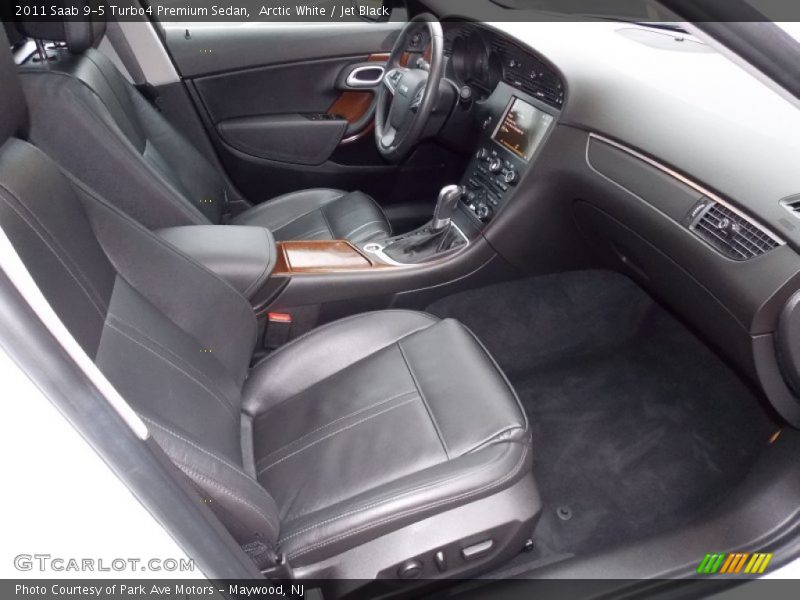 Arctic White / Jet Black 2011 Saab 9-5 Turbo4 Premium Sedan