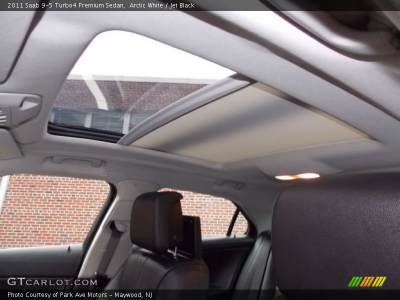 Arctic White / Jet Black 2011 Saab 9-5 Turbo4 Premium Sedan