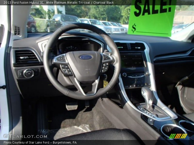 White Platinum Metallic Tri-coat / Charcoal Black 2013 Ford Fusion Hybrid SE