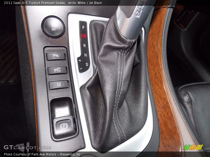 Arctic White / Jet Black 2011 Saab 9-5 Turbo4 Premium Sedan
